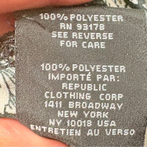 Grace the Perfect Fit Women’s Black White Floral Button Front Blouse 1X Light - Picture 6 of 6